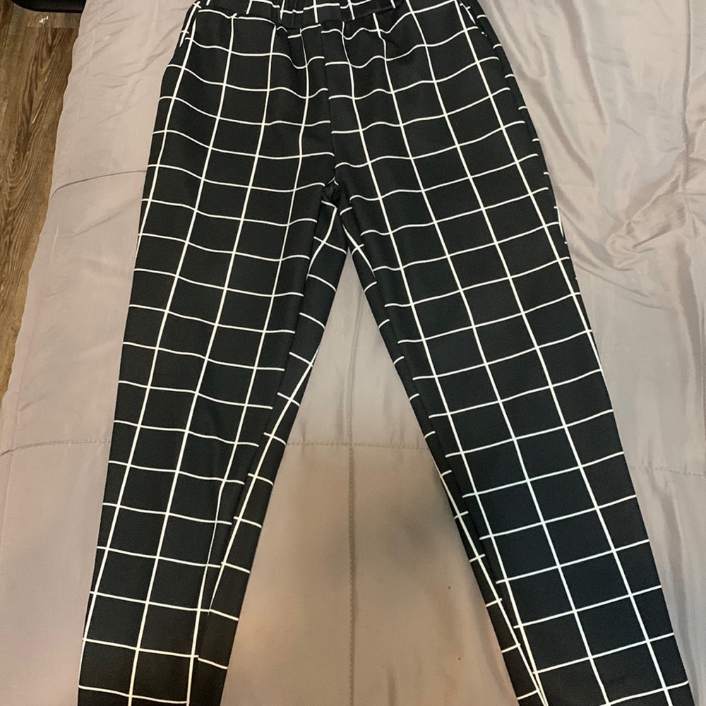 Casual high waisted pants. Size medium